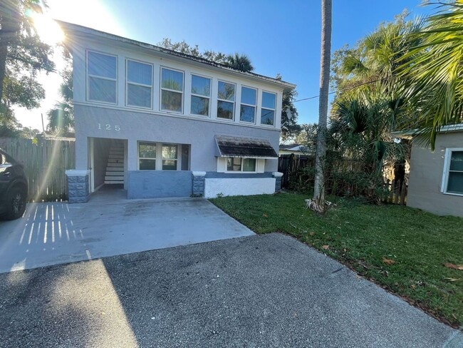 property at 125 Palm Pl