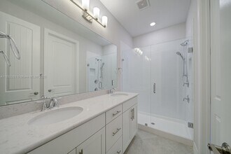 1280 Eucalyptus Dr in Hollywood, FL - Building Photo - Building Photo