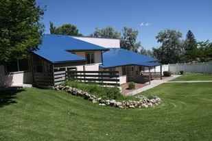 La Hacienda, Del Norte Apartments