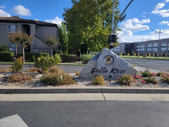 4200 E Commerce Way in Sacramento, CA - Building Photo - Building Photo