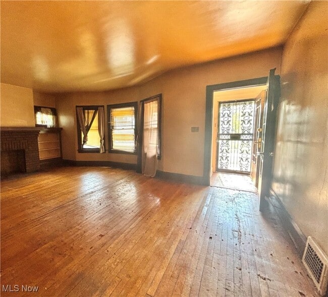 property at 1247 E 137th St