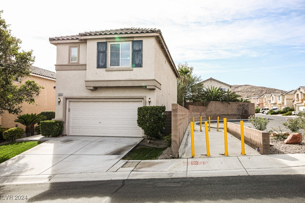 10655 Lunar Crest Ave in Las Vegas, NV - Foto de edificio