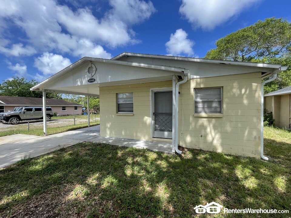 13148 118th St in Largo, FL - Foto de edificio