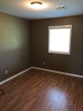 701 Oak St in Augusta, AR - Foto de edificio - Building Photo