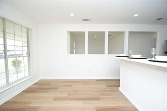 2135 Bunzel St in Houston, TX - Building Photo - Building Photo