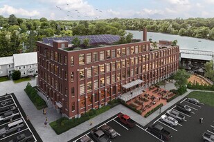7 Island Ave in Skowhegan, ME - Building Photo