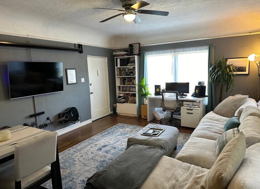 409 N Curson Ave, Unit 409 in Los Angeles, CA - Building Photo