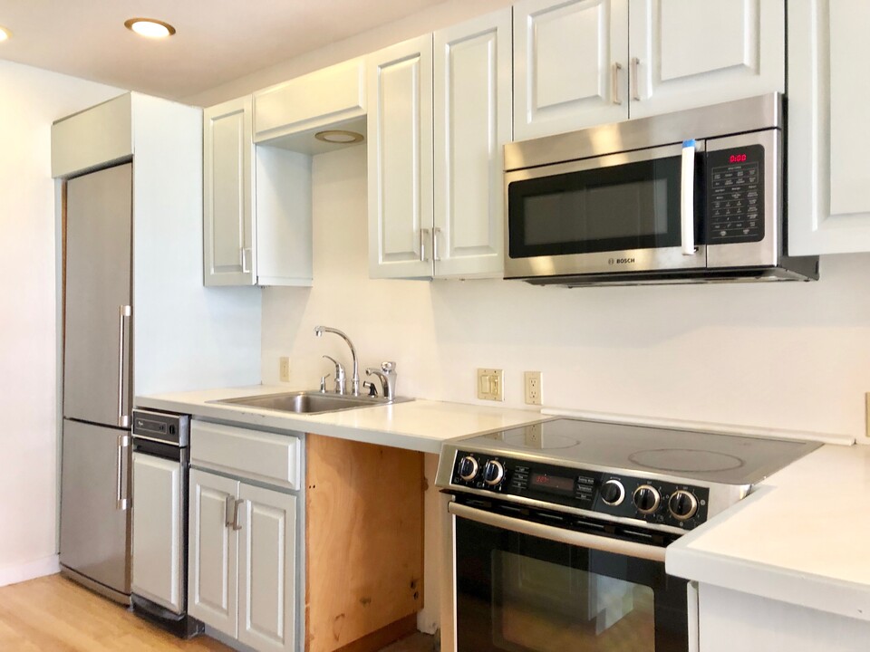 265 Beacon St, Unit 3A in Boston, MA - Building Photo