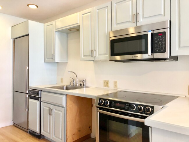 265 Beacon St, Unit 3A