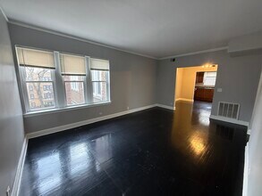 7344 N Damen Ave in Chicago, IL - Building Photo - Building Photo