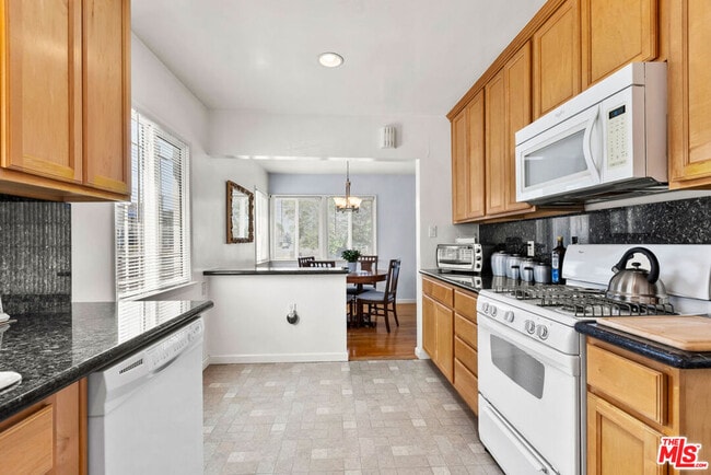 836 Appelby St in Los Angeles, CA - Building Photo - Building Photo