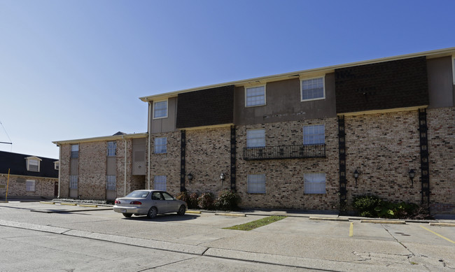 Clearview Apartments in Metairie, LA - Building Photo - Building Photo