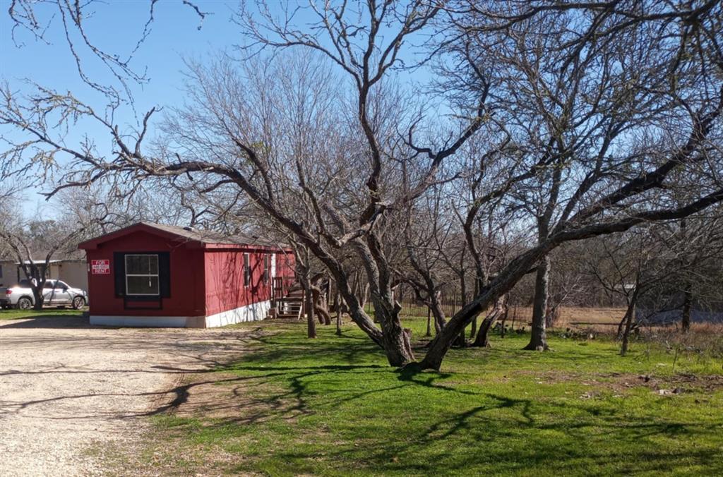 136 Bullfrog Holw in Dale, TX - Building Photo