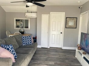 582 E Kingsley Ave in Pomona, CA - Foto de edificio - Building Photo