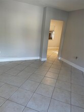 125 Edgewater Dr in Coral Gables, FL - Building Photo - Building Photo