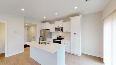 908 Willow Pl in River Falls, WI - Foto de edificio - Building Photo