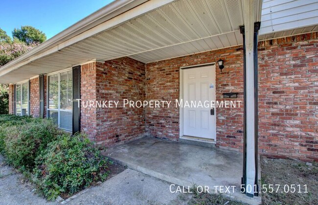 7 Fairbrook Dr in Little Rock, AR - Building Photo - Building Photo
