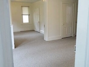 403 School St, Unit Ground Floor in North Wales, PA - Foto de edificio - Building Photo