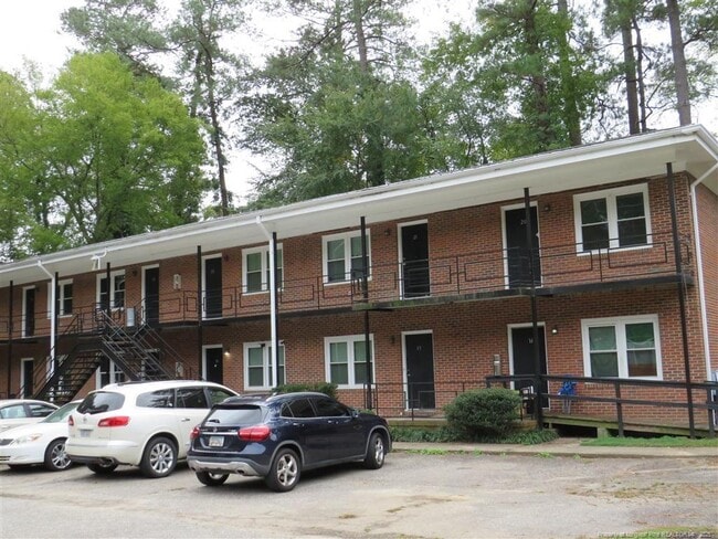 210 Colonial Dr in Fayetteville, NC - Building Photo - Building Photo