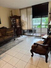 9400 Lime Bay Blvd in Tamarac, FL - Foto de edificio - Building Photo