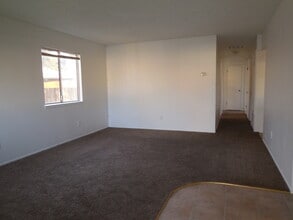 7151 Dean St in Winton, CA - Building Photo - Building Photo