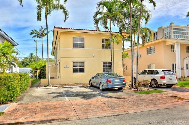 237 Madeira Ave-Unit -1 in Coral Gables, FL - Foto de edificio - Building Photo