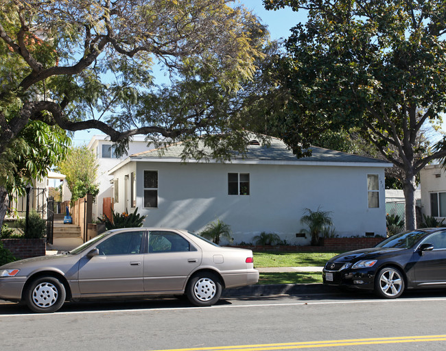 1531-1537 10th St in Santa Monica, CA - Foto de edificio - Building Photo