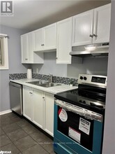 42 Shadowood Rd in Barrie, ON - Building Photo - Building Photo