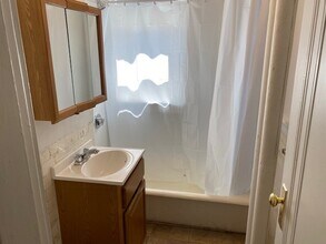 1209 Boylston St, Unit 6 in Boston, MA - Foto de edificio - Building Photo