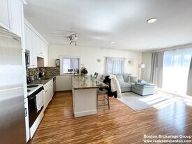 382 E 8th St, Unit 4 in Boston, MA - Building Photo