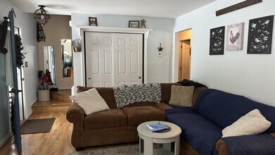 1 Robin Hood Ct in Saratoga Springs, NY - Building Photo - Building Photo