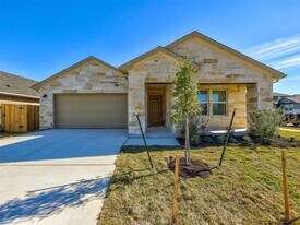100 Greenspire Ln in Hutto, TX - Building Photo