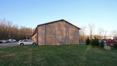 106 Inn Ln in Oak Ridge, TN - Foto de edificio - Building Photo