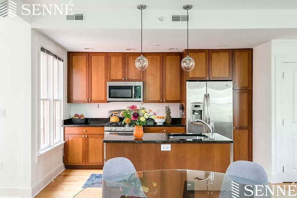 18 Whitney Ave in Cambridge, MA - Building Photo