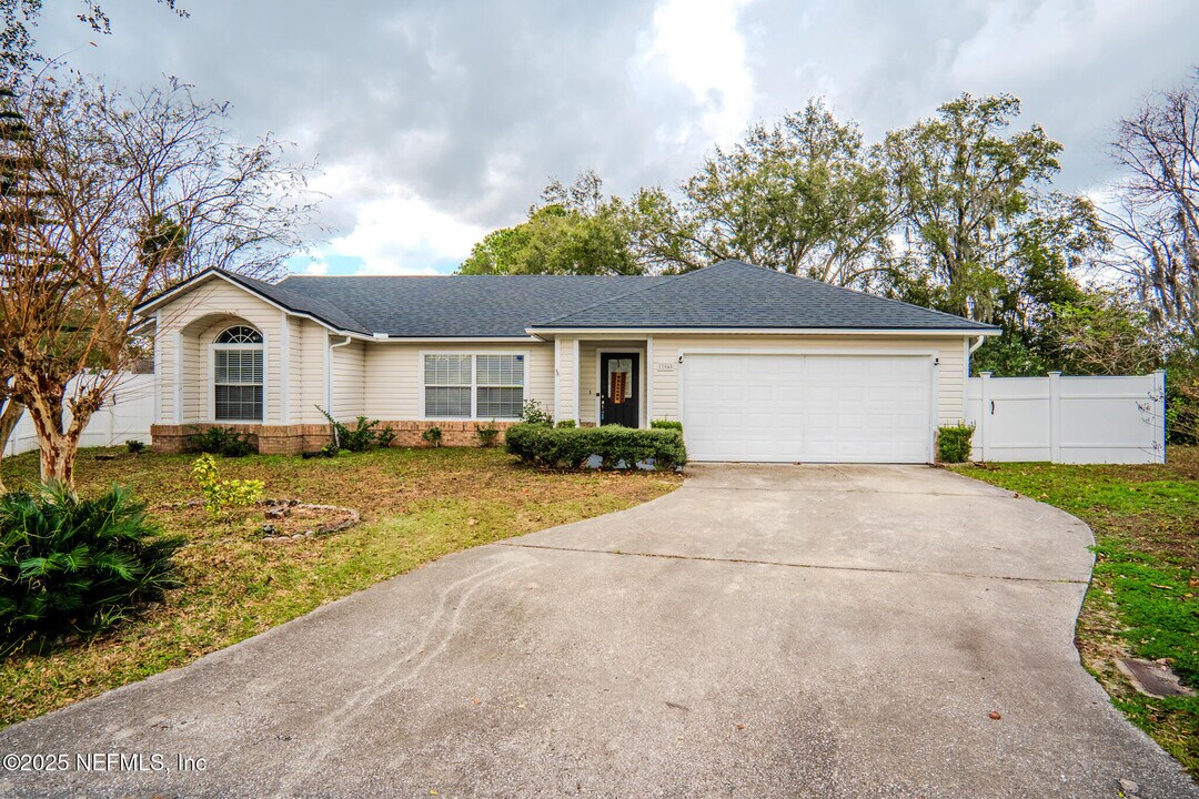 11048 Ridge Point Dr in Jacksonville, FL - Building Photo