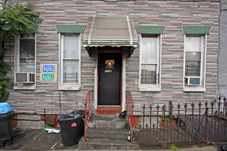 1136 Willoughby Ave in Brooklyn, NY - Building Photo - Building Photo