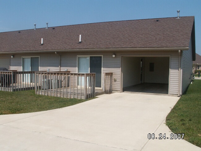 2270 Shamrock Ln in Troy, OH - Building Photo - Building Photo