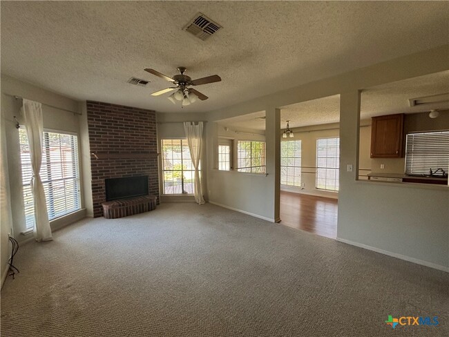 309 Spur Dr in Victoria, TX - Building Photo - Building Photo