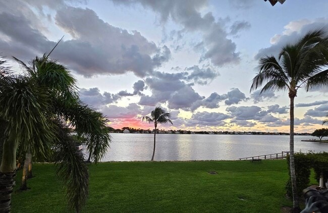 101 Ocean Cay Way in Hypoluxo, FL - Building Photo - Building Photo