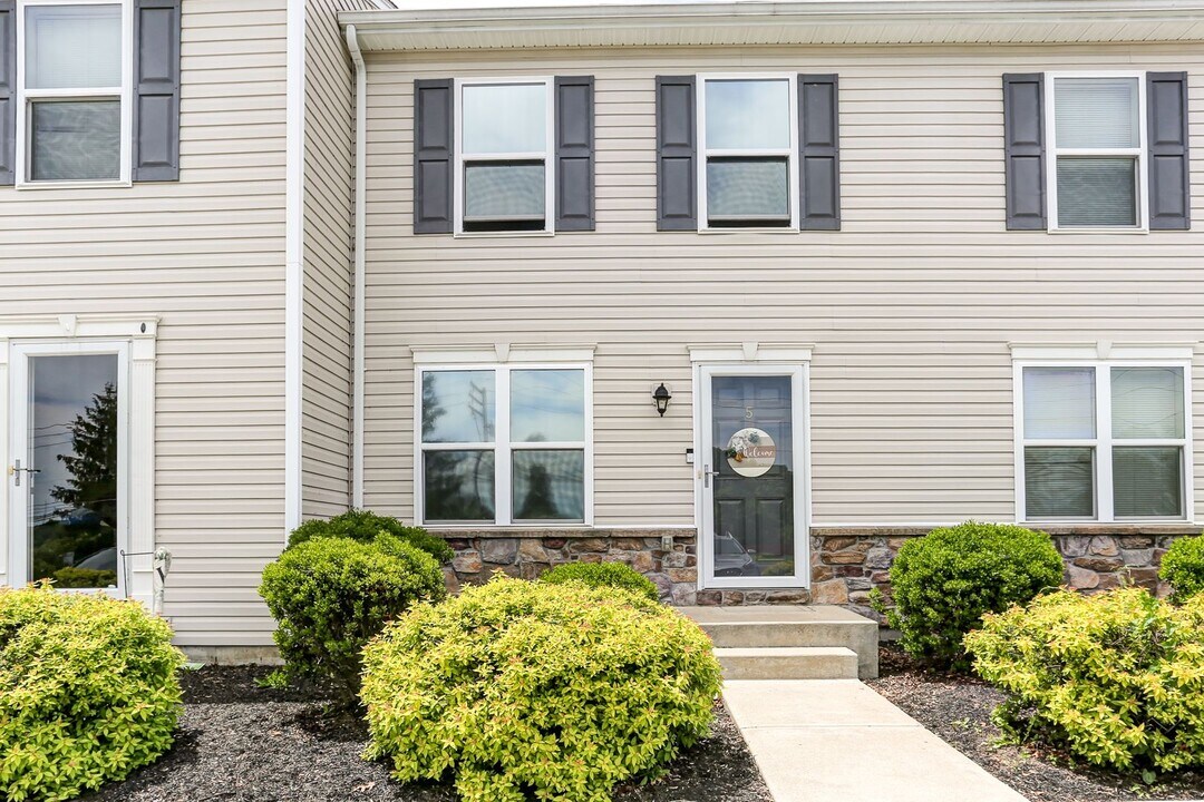 2500 Mill Rd in Mechanicsburg, PA - Building Photo