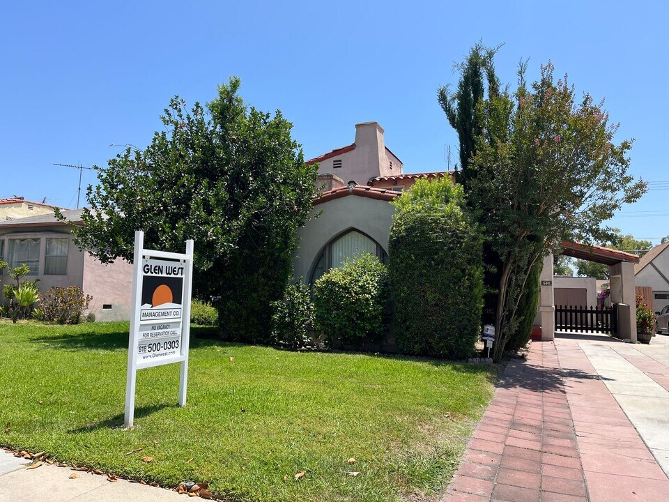 548-548 Ivy St in Glendale, CA - Building Photo