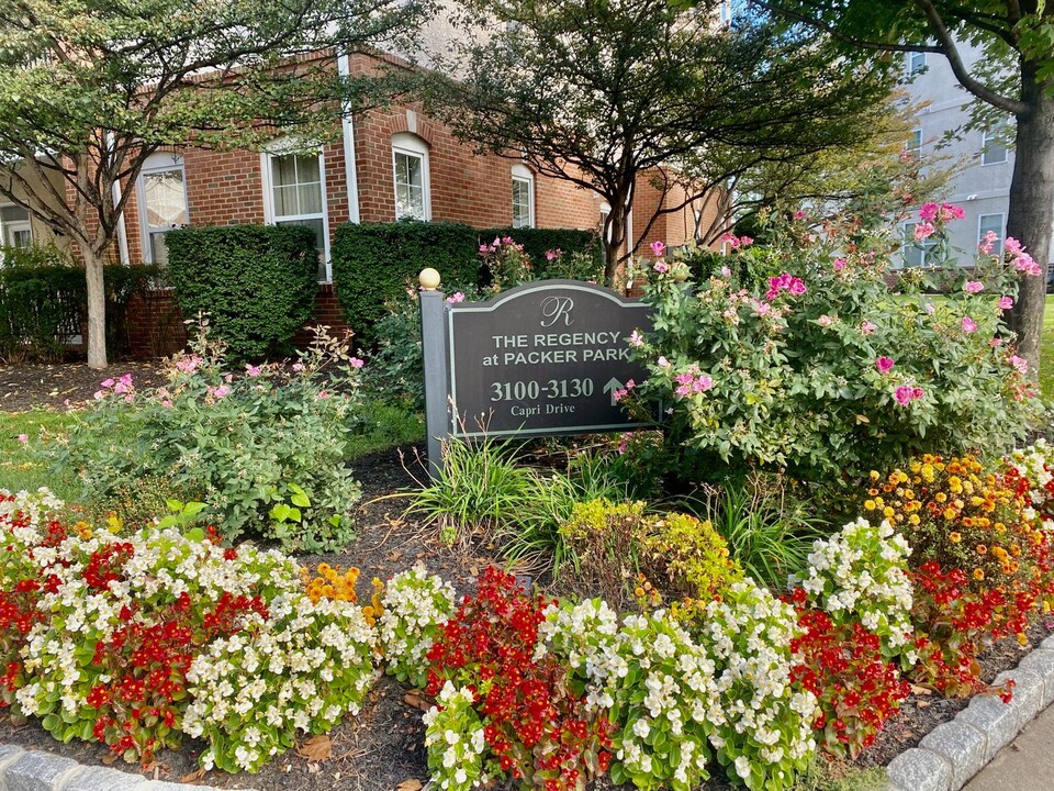 3124 Capri Dr in Philadelphia, PA - Building Photo