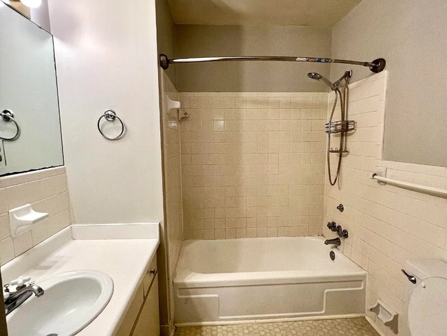 1701 Lobdell Ave in Baton Rouge, LA - Building Photo - Building Photo