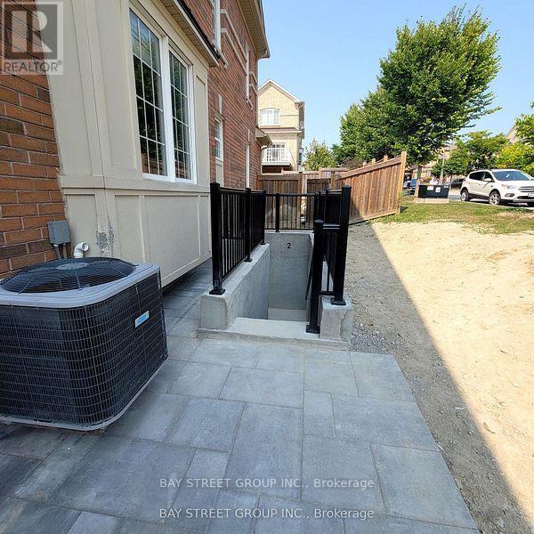 43 Herefordshire Cres in East Gwillimbury, ON - Building Photo - Building Photo