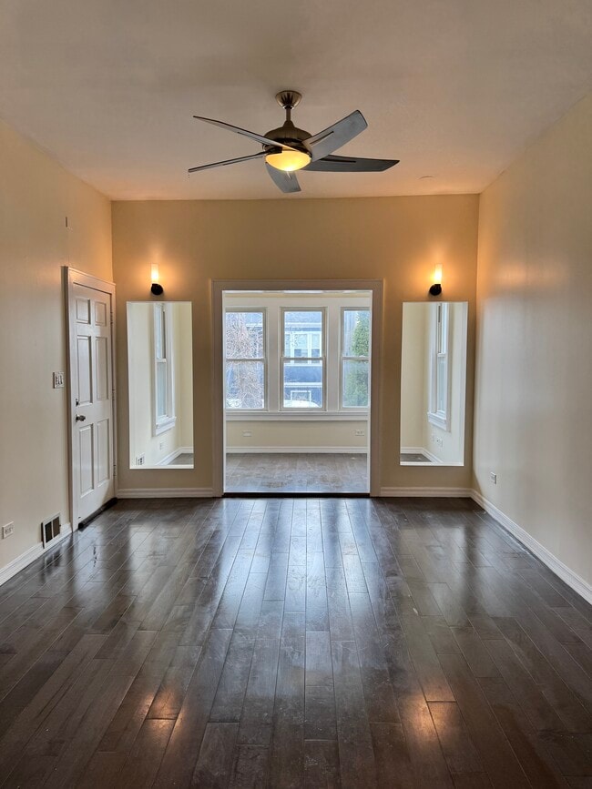 1714 N Troy St, Unit Apt 1 in Chicago, IL - Foto de edificio - Building Photo