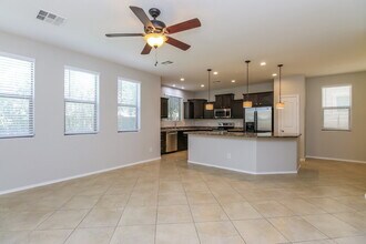 3234 E Sports Dr in Gilbert, AZ - Building Photo - Building Photo