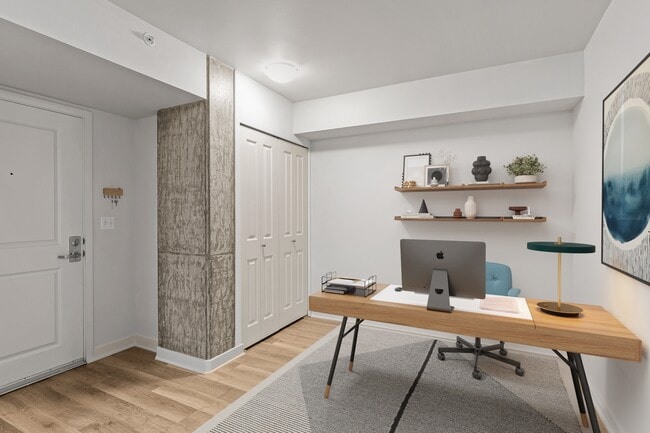 Park Metro in Bellevue, WA - Building Photo - Building Photo