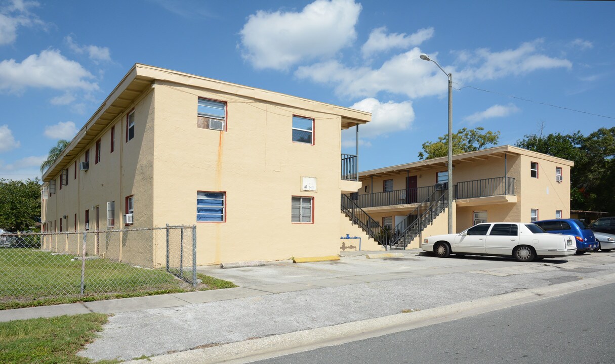 2185 16th Ave S in St. Petersburg, FL - Foto de edificio