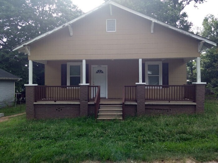 296 Werts St in Greenville, SC - Building Photo