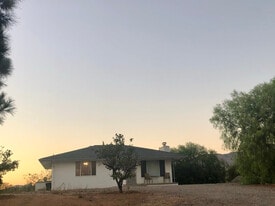 9874 Chocolate Summit Dr in El Cajon, CA - Building Photo